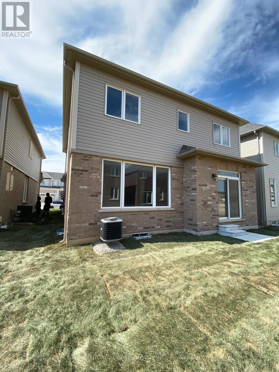 3 MUNRO CIRCLE