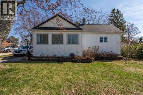 73 BROADWAY STREET Lambton Shores ON N0N1J0