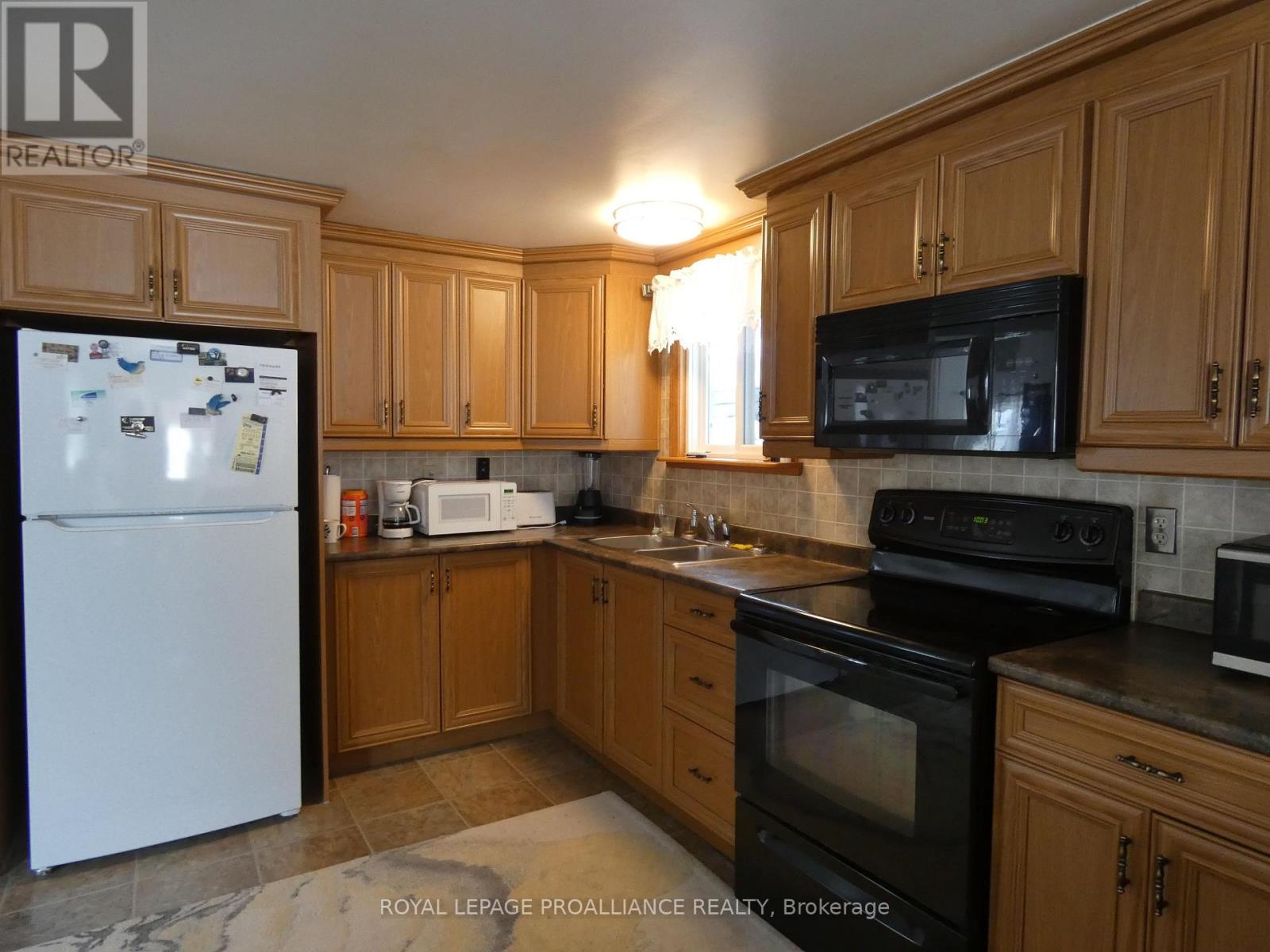 21 - 1645 COUNTY ROAD 42 ROAD W