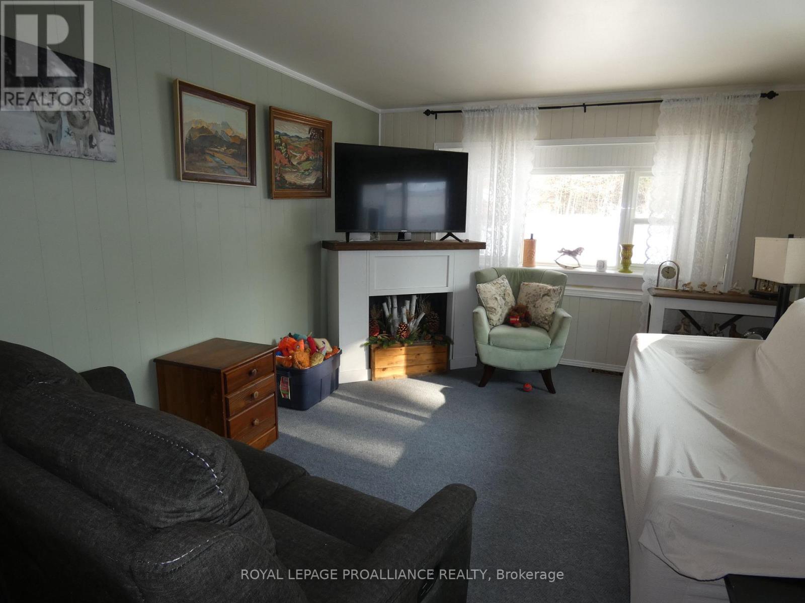 21 - 1645 COUNTY ROAD 42 ROAD W