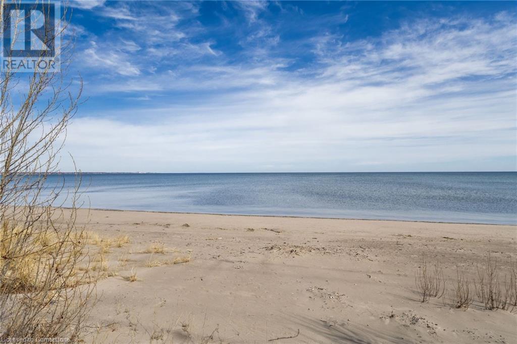 957 BEACH Boulevard