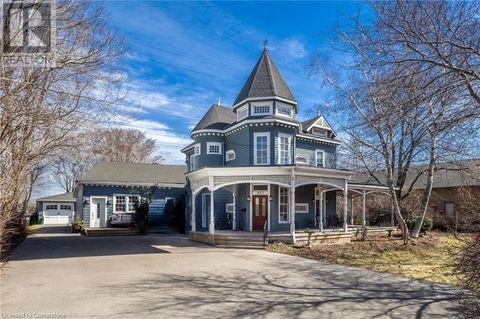 957 BEACH Boulevard Hamilton ON L8H6Z7