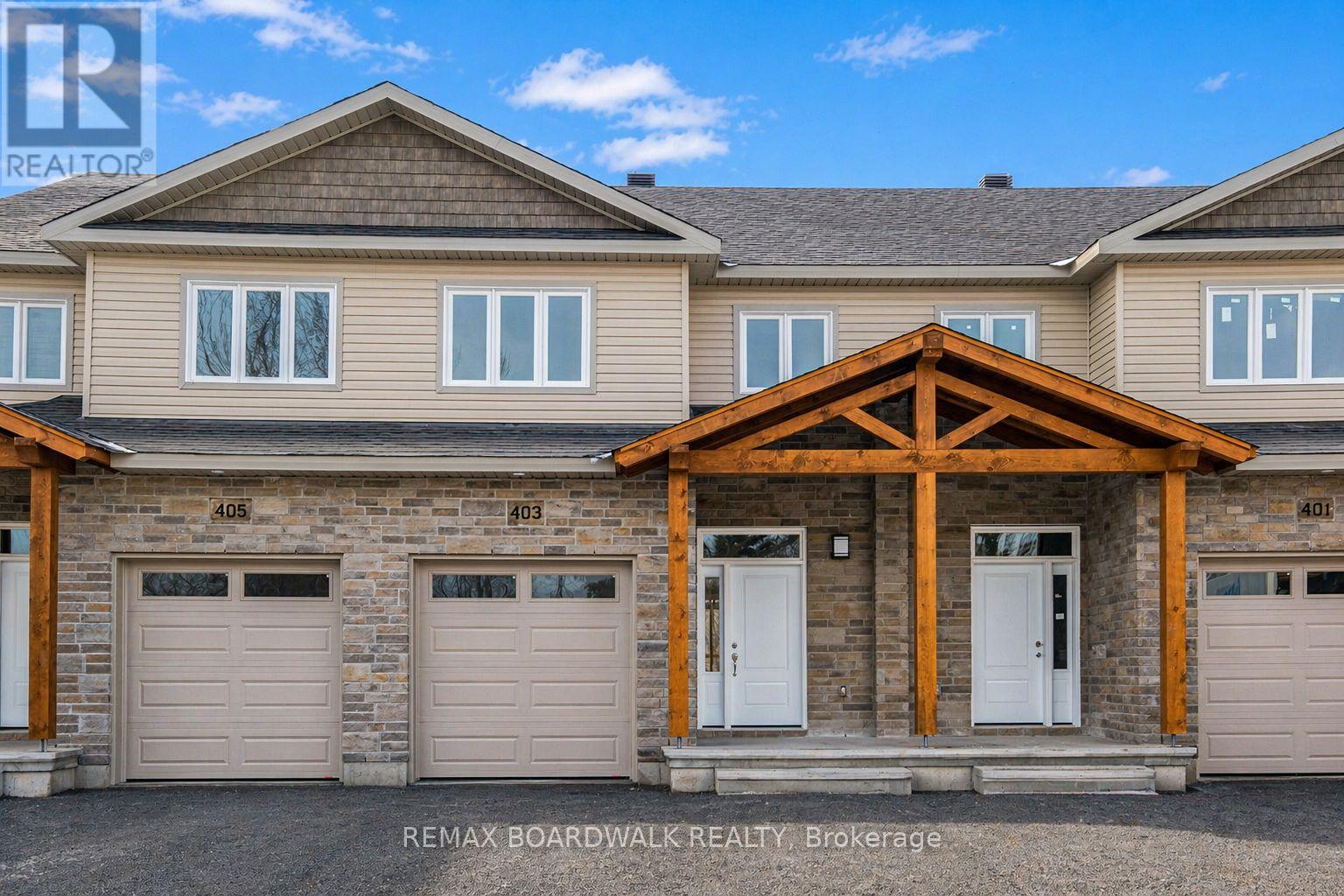 Photo 1 of 20 — 351 VOYAGEUR PLACE, Russell, ON K0A1W0