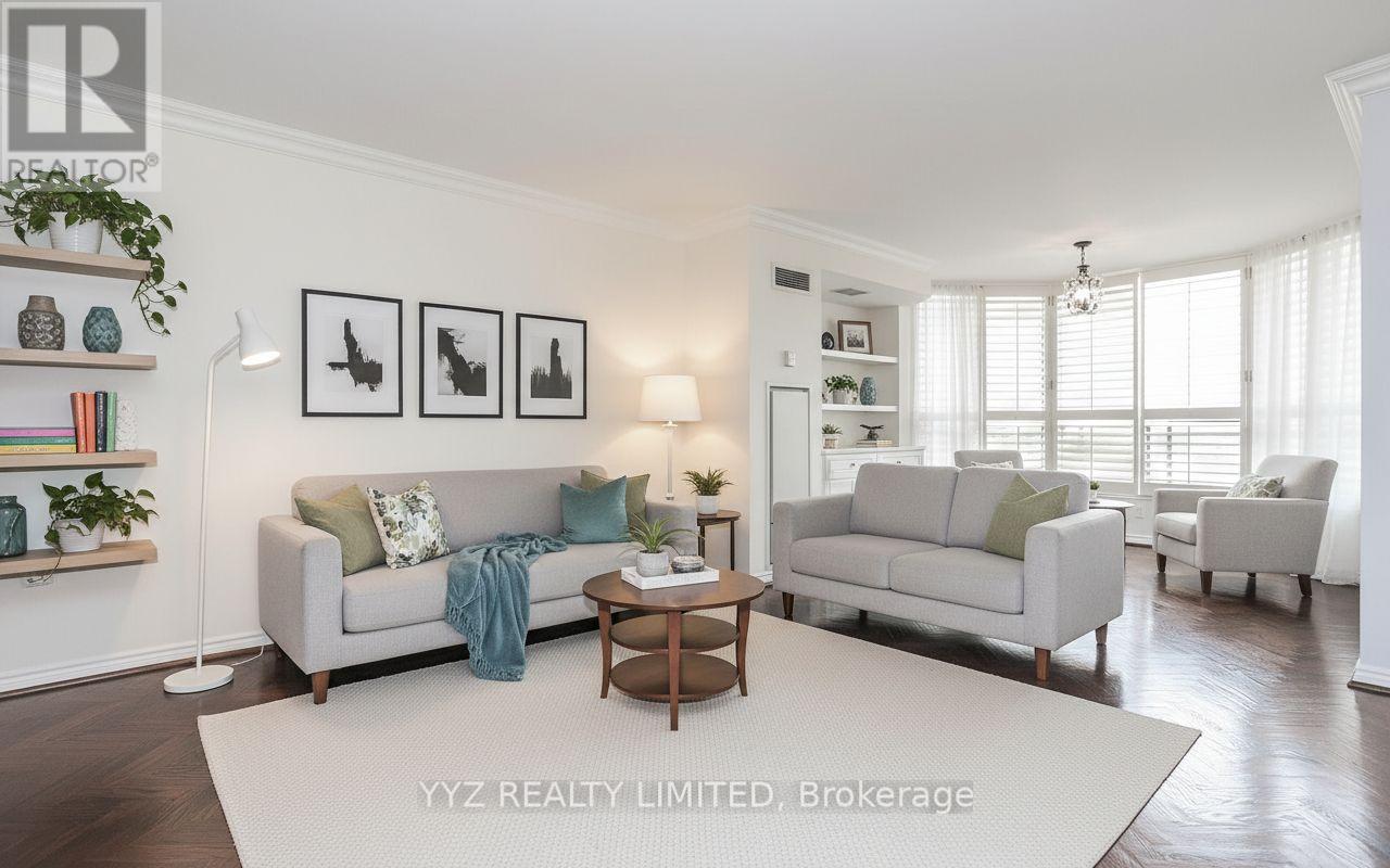 808 - 1 CLARK AVENUE W