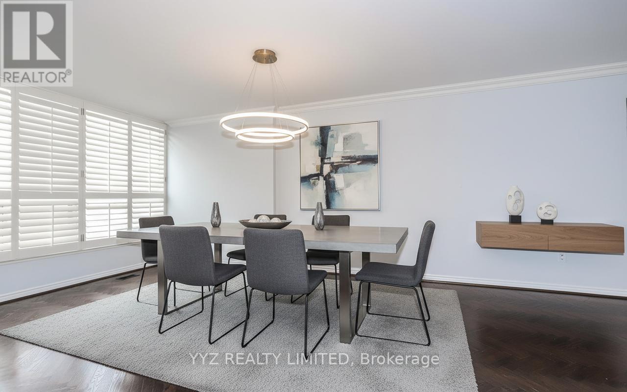 808 - 1 CLARK AVENUE W