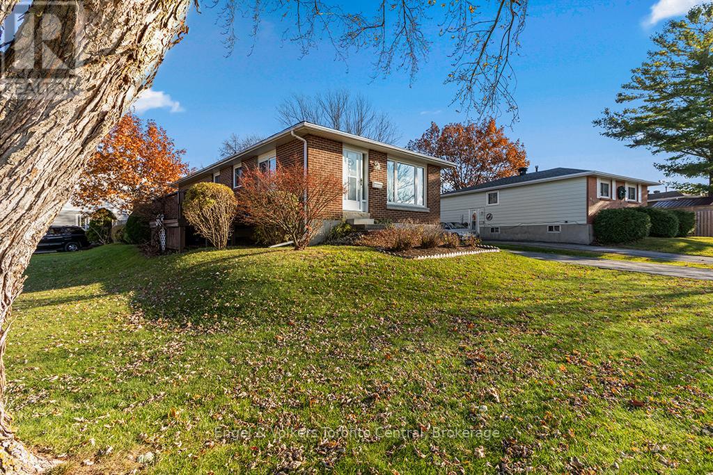 997 15TH 'B' STREET E