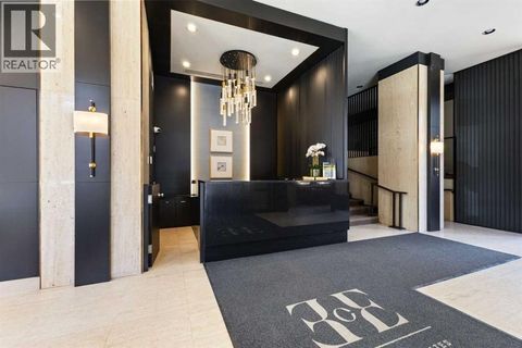 102K, 500 Eau Claire Avenue SW Calgary AB T2P3R8