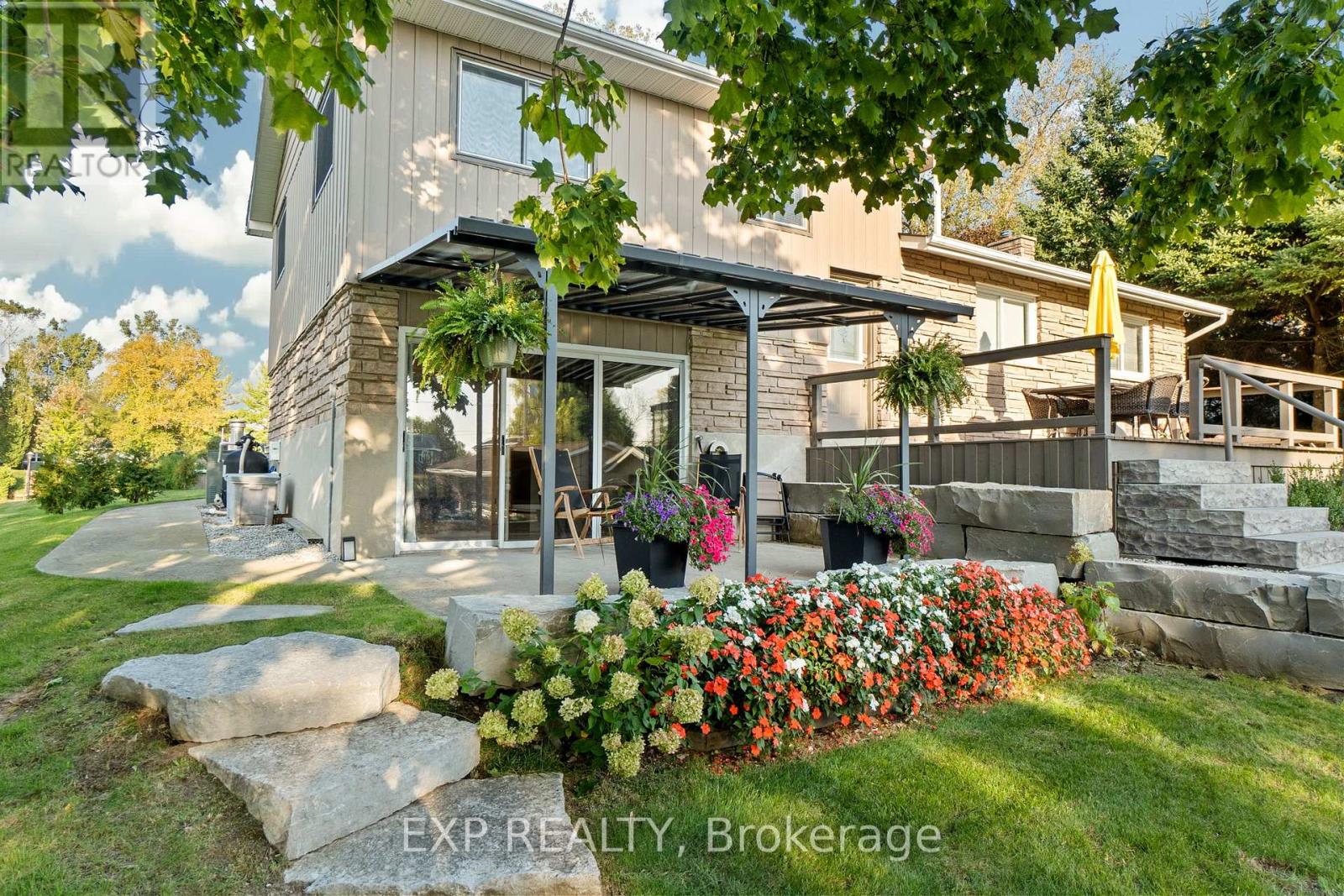 9952 PRINCE PHILLIP STREET