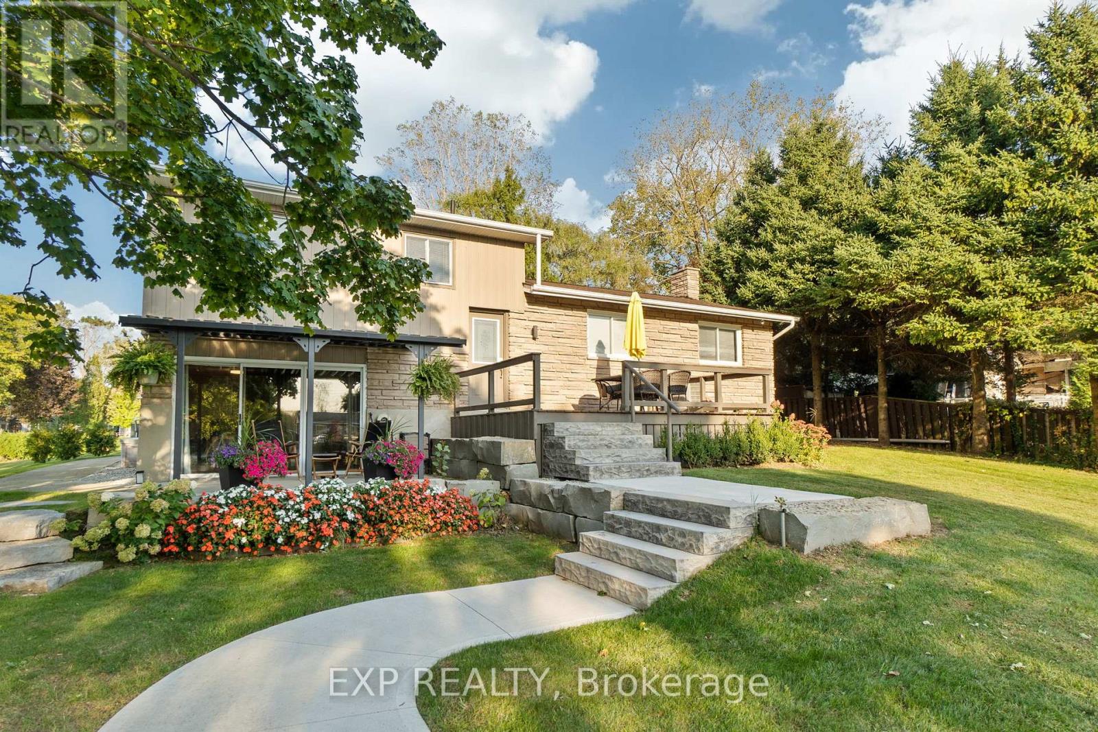 9952 PRINCE PHILLIP STREET