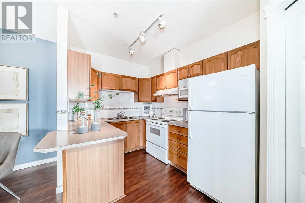 306, 8 Country Village Bay NE
