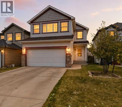 53 Martha's Place NE Calgary AB T3J4P4
