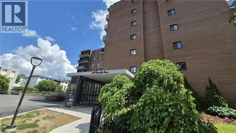 279 CHANDLER Drive Unit# 706 Kitchener ON N2E1X6