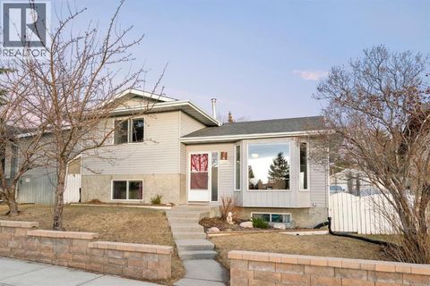 10 Carolina Drive W Cochrane AB T4C1C2