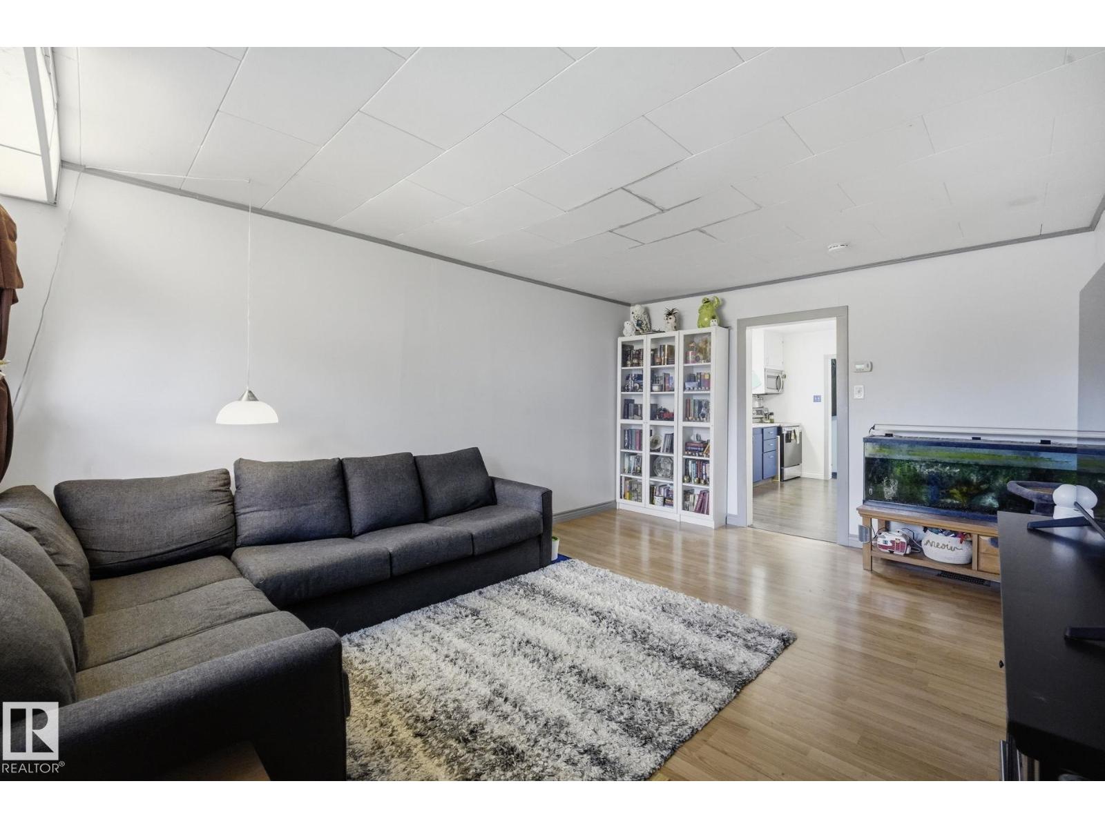 11525 129 AV NW