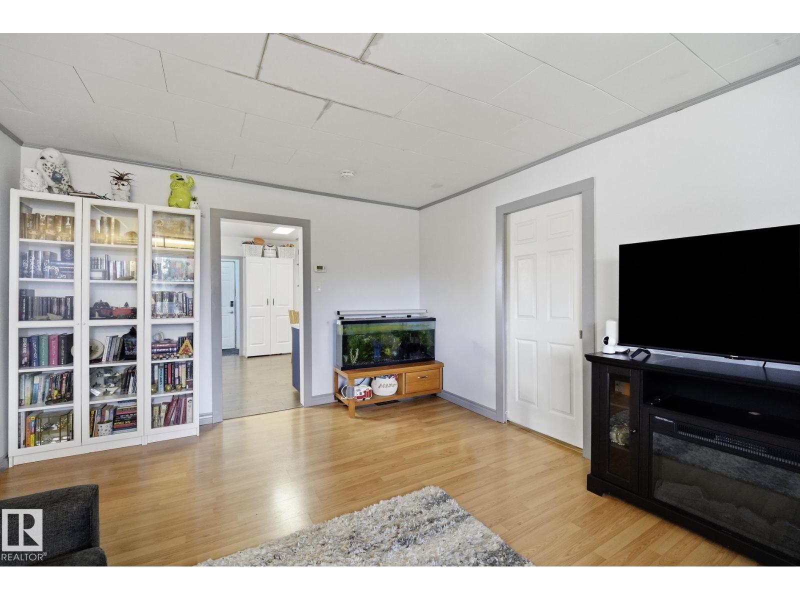 11525 129 AV NW