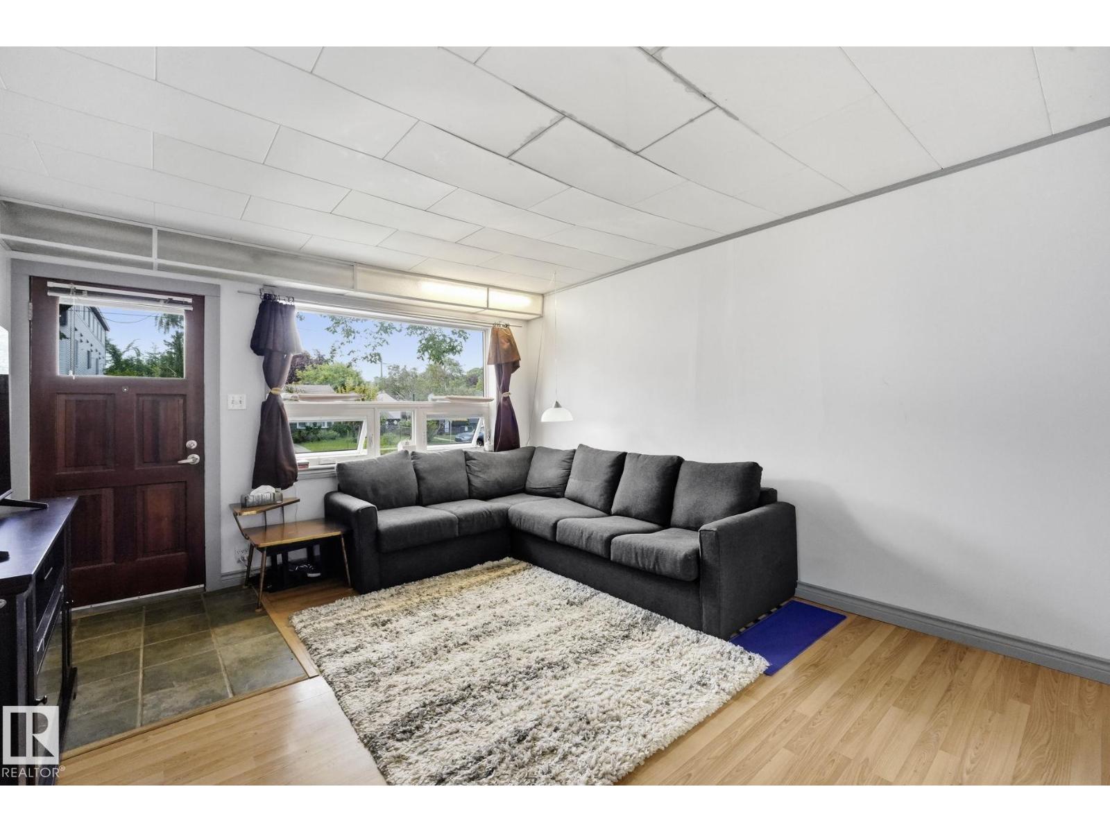 11525 129 AV NW