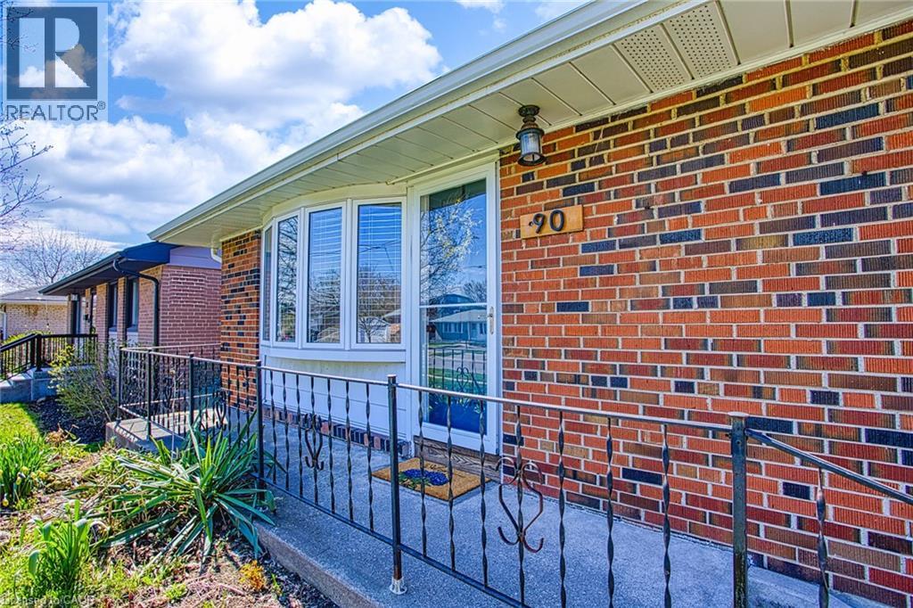 90 PRINCE CHARLES Drive