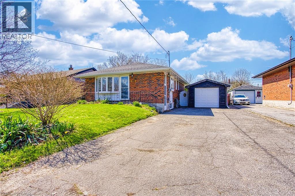 90 PRINCE CHARLES Drive