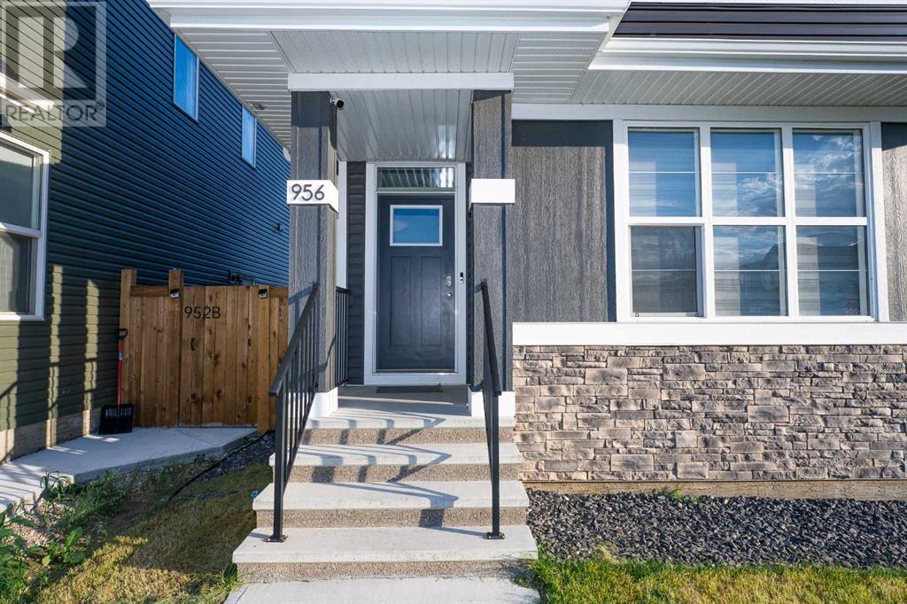 956 West Lakeview Drive