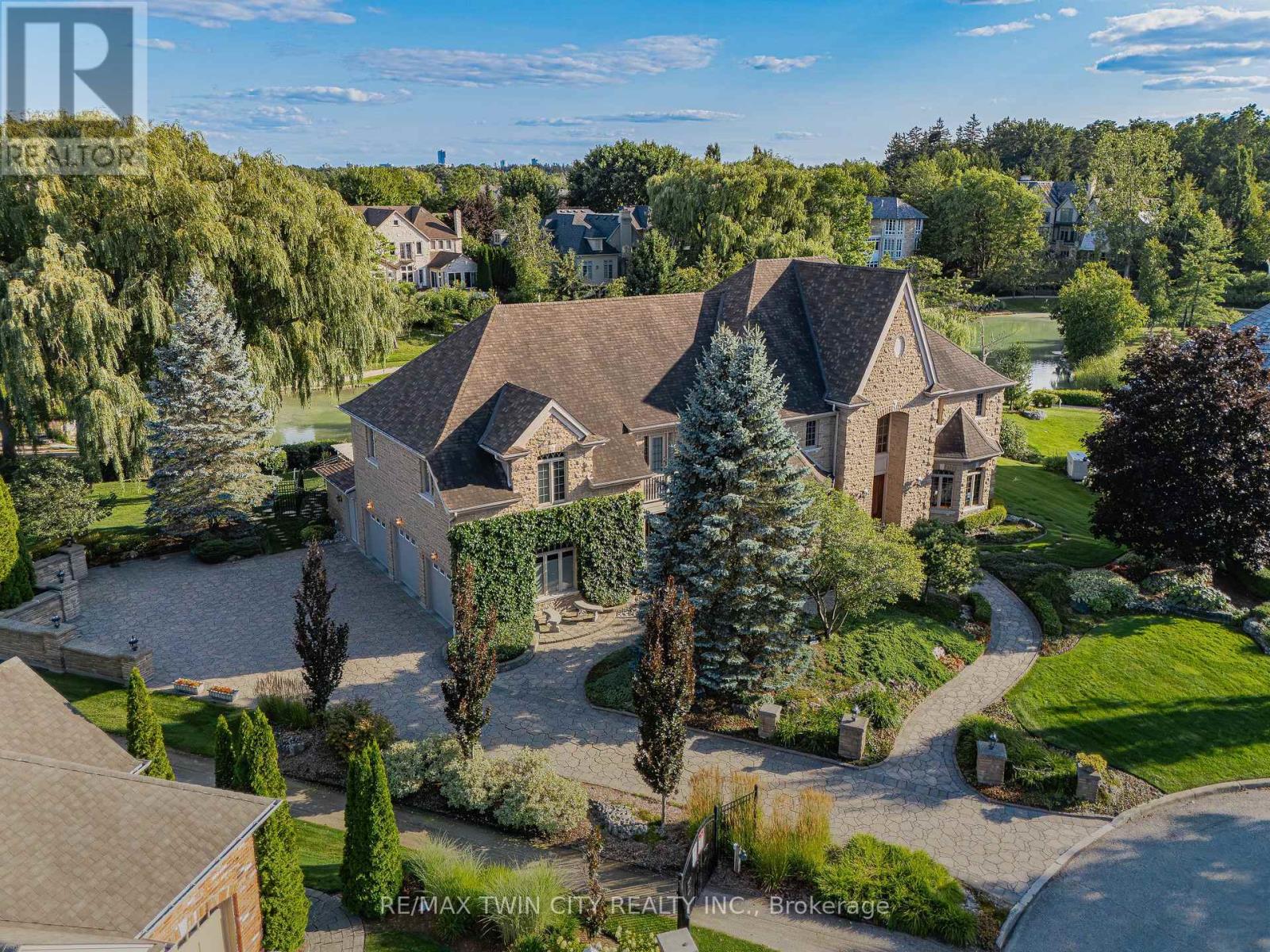 375 RIVER OAK PLACE