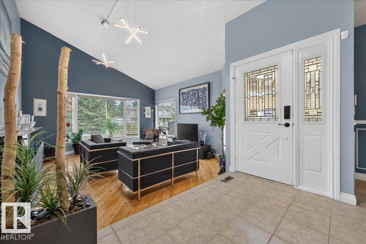 9328 173 ST NW NW