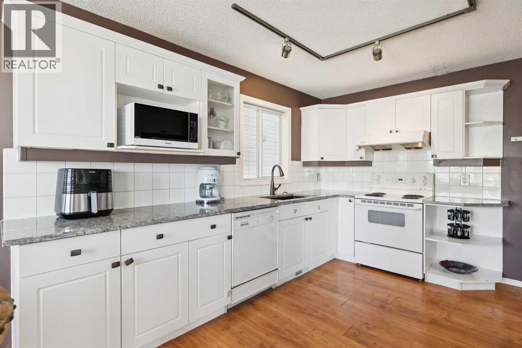 18 Bridlewood Way SW