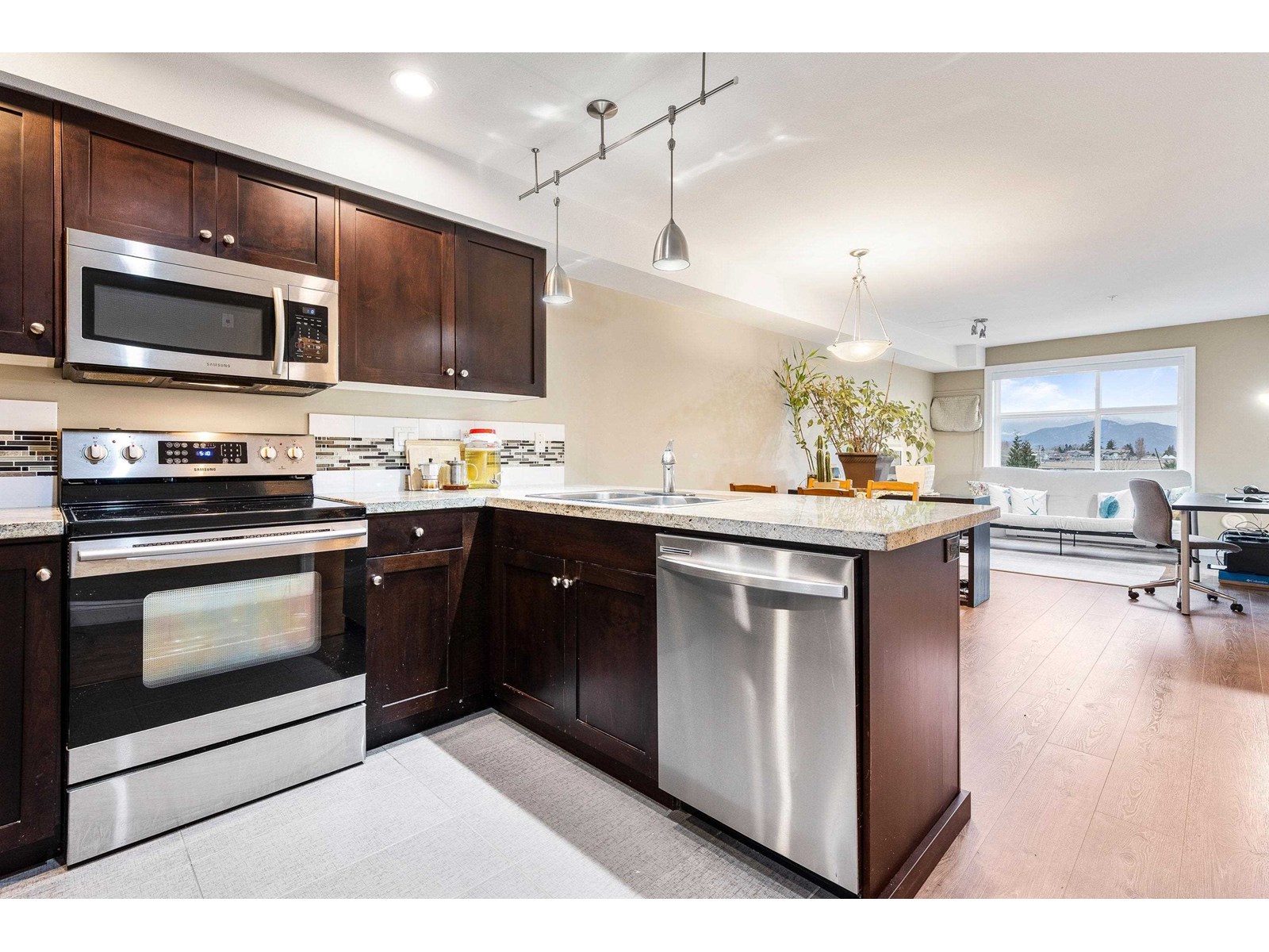 312 45640 ALMA AVENUE|Vedder Crossing