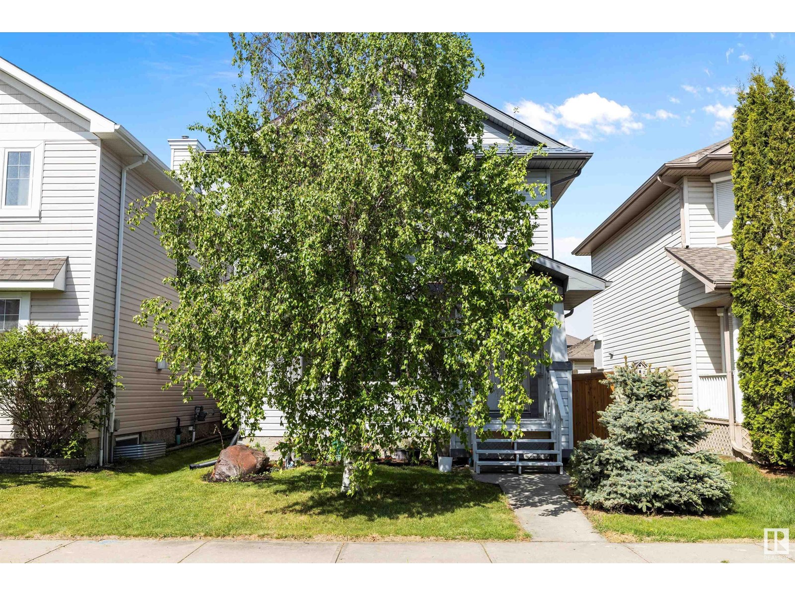 628 88 ST SW