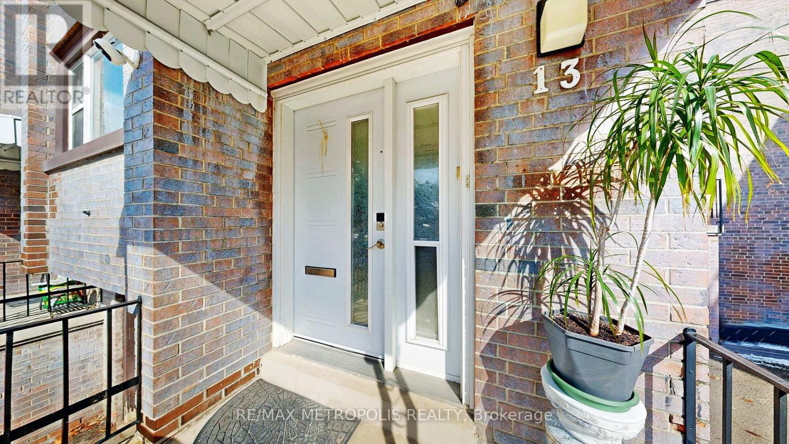 13 - 13 CANDY COURT WAY