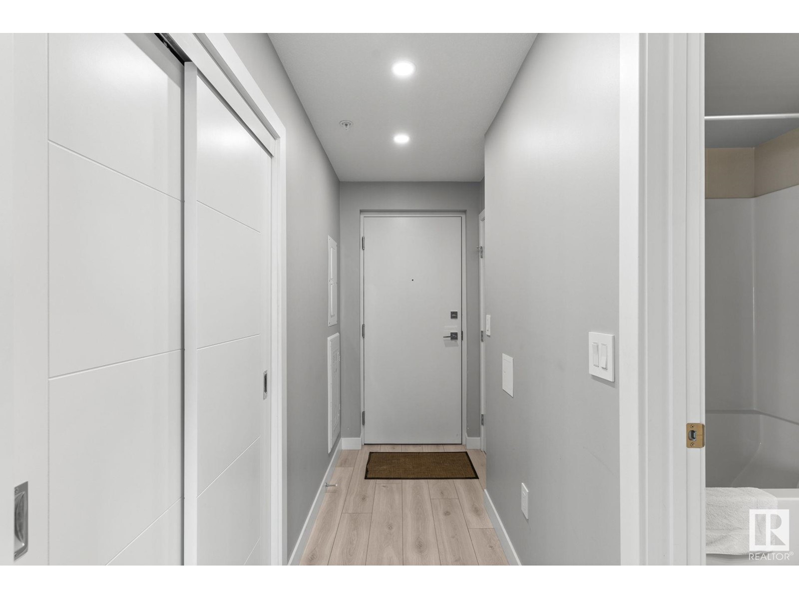 #1603 10180 103 ST NW