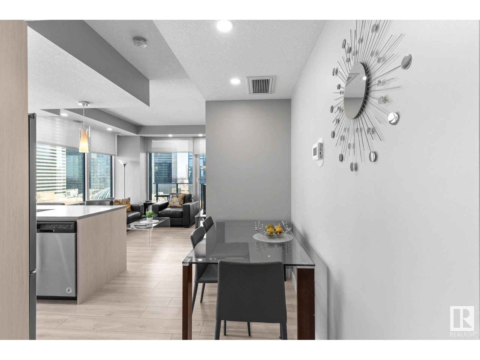 #1603 10180 103 ST NW