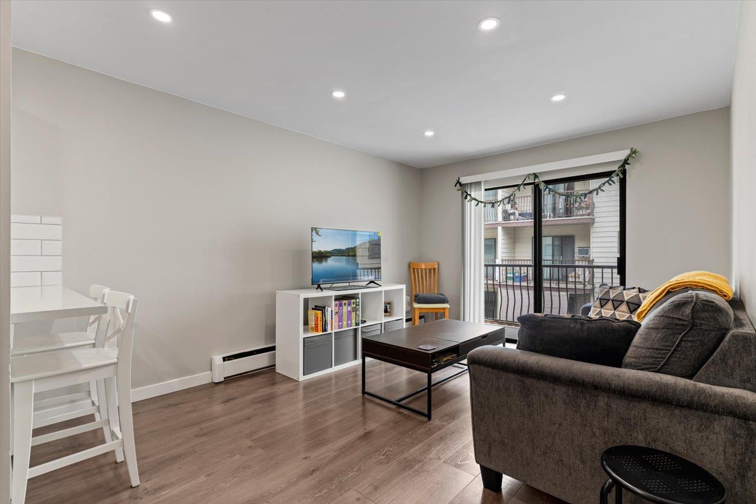 211 45749 SPADINA AVENUE|Chilliwack Downtown