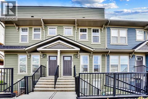 128 Cranbrook Square  SE Calgary AB T3M3E3