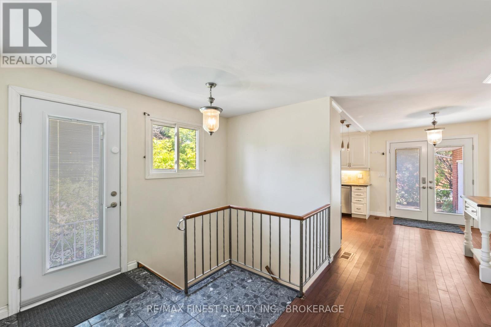 5 MICHAEL GRASS CRESCENT