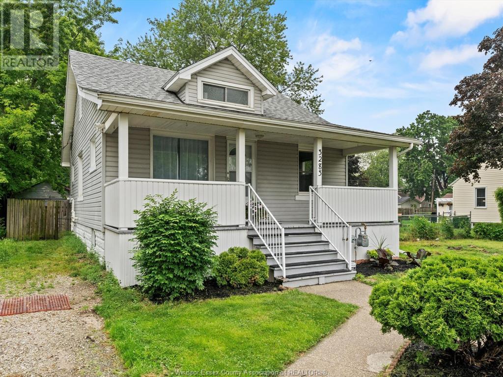 3283 BYNG ROAD