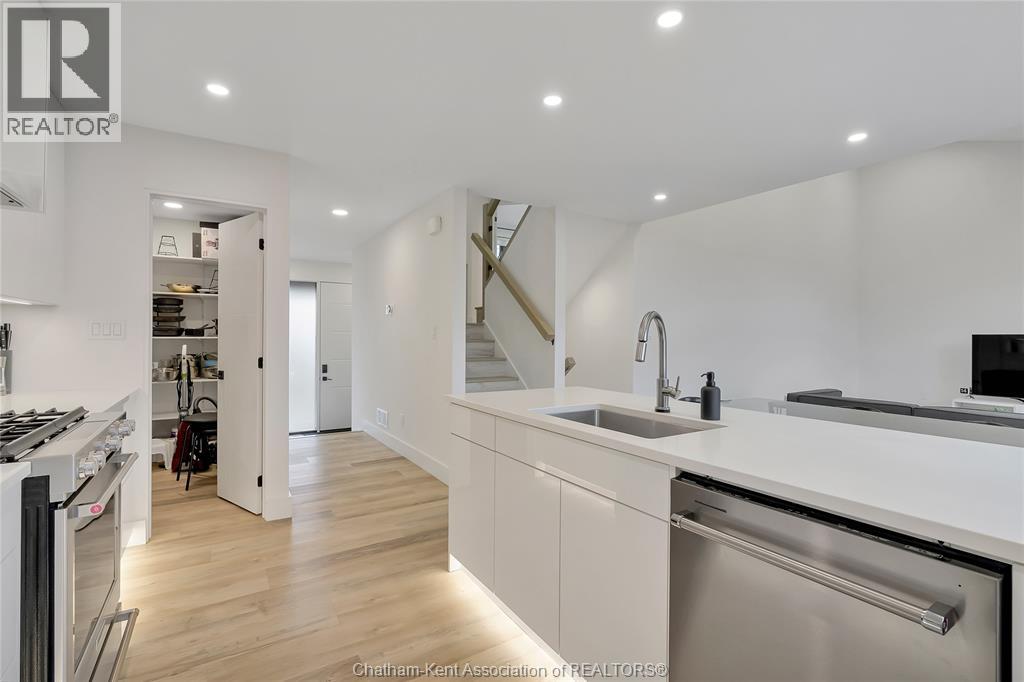 15 Churchill Park ROAD