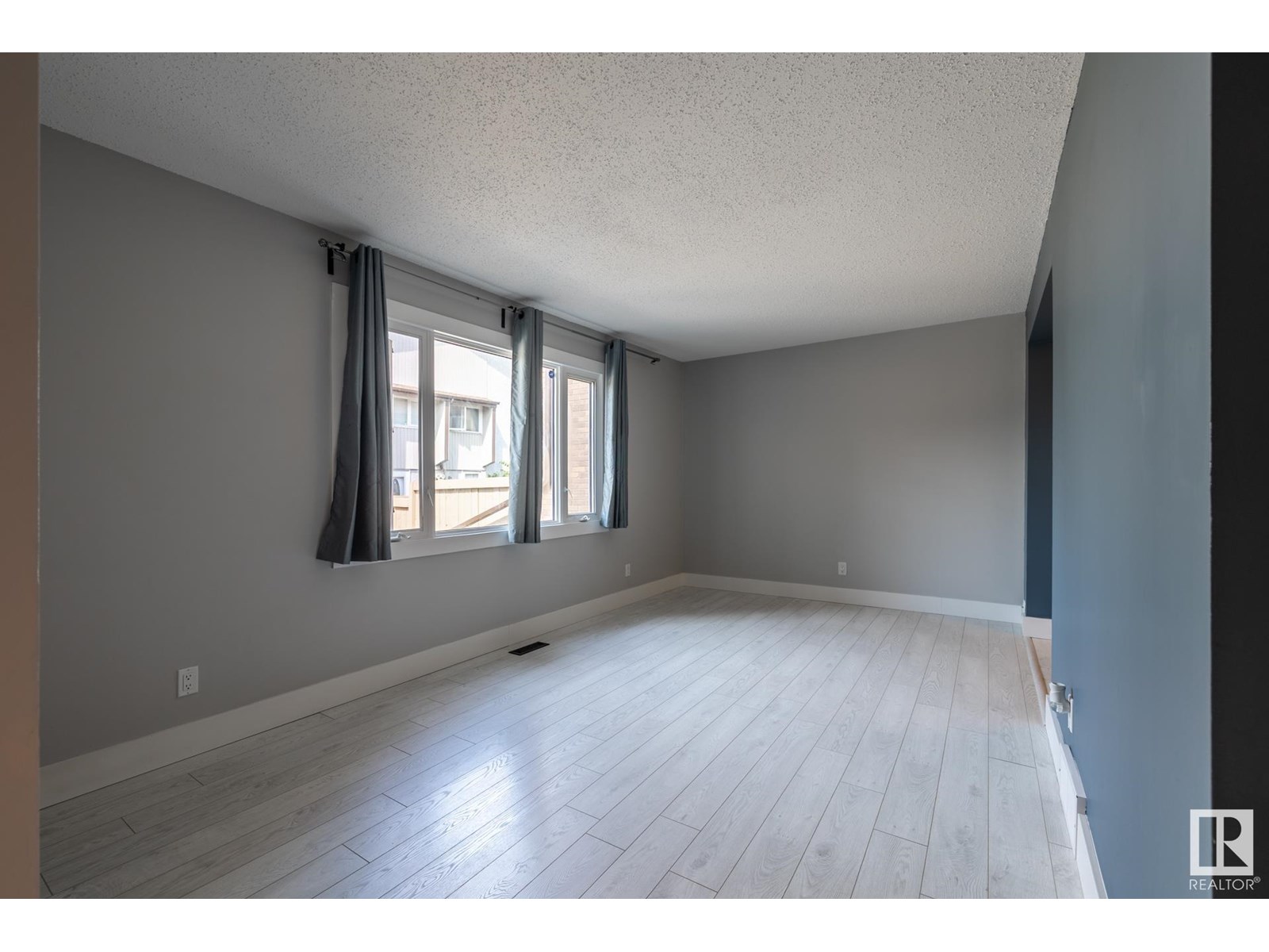 #10 14110 80 St NW NW