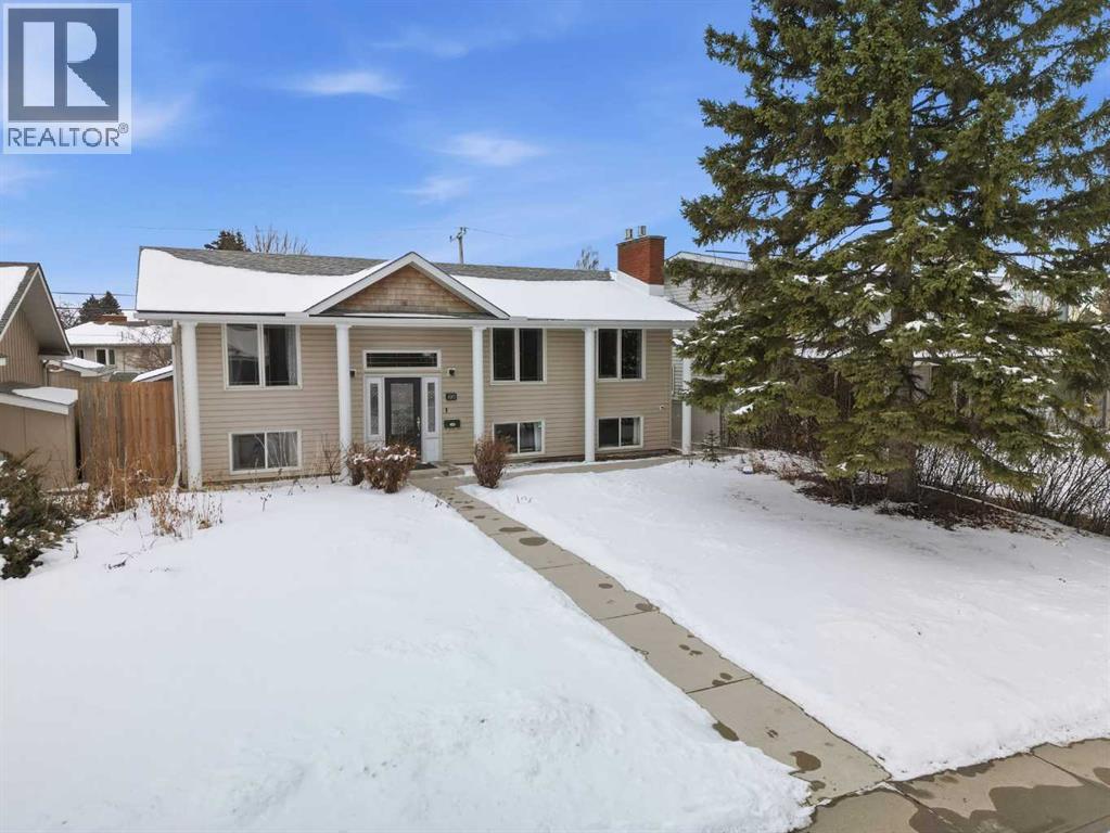 1015 Maplecroft Road SE