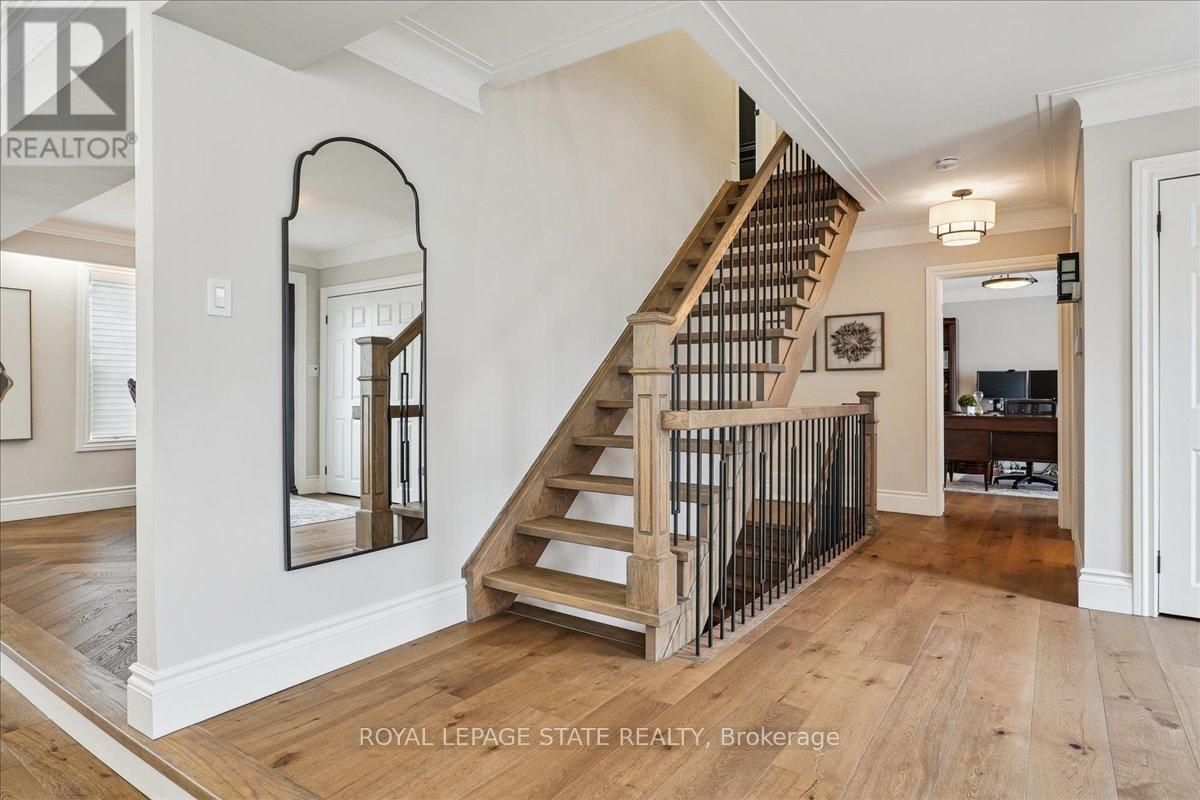 10 AZALEA COURT