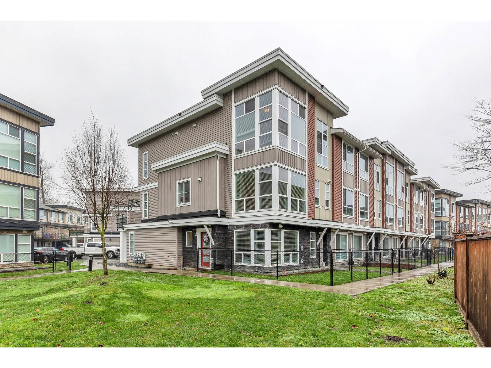 125 8413 MIDTOWN WAY|Chilliwack Proper South