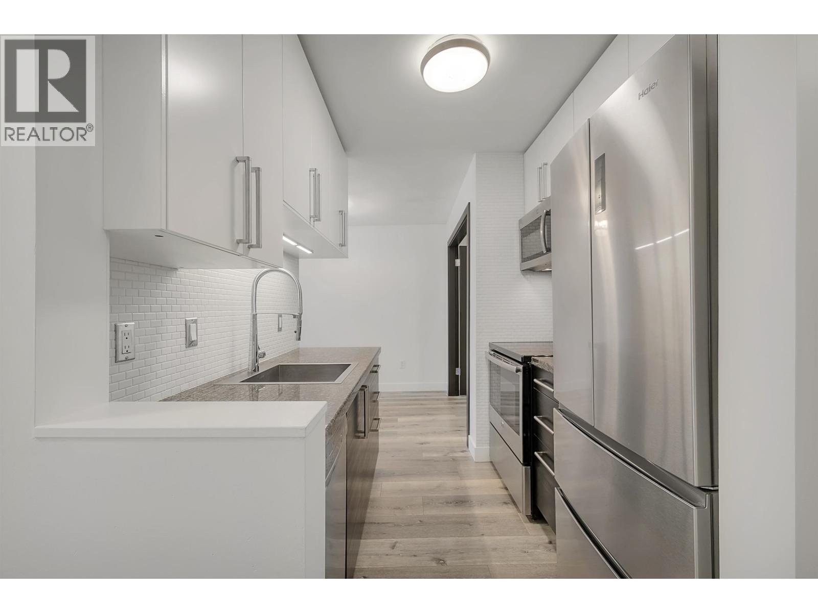 302 170 E 3RD STREET