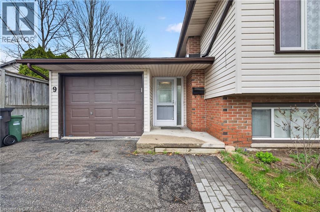 9 SANDERSON Drive