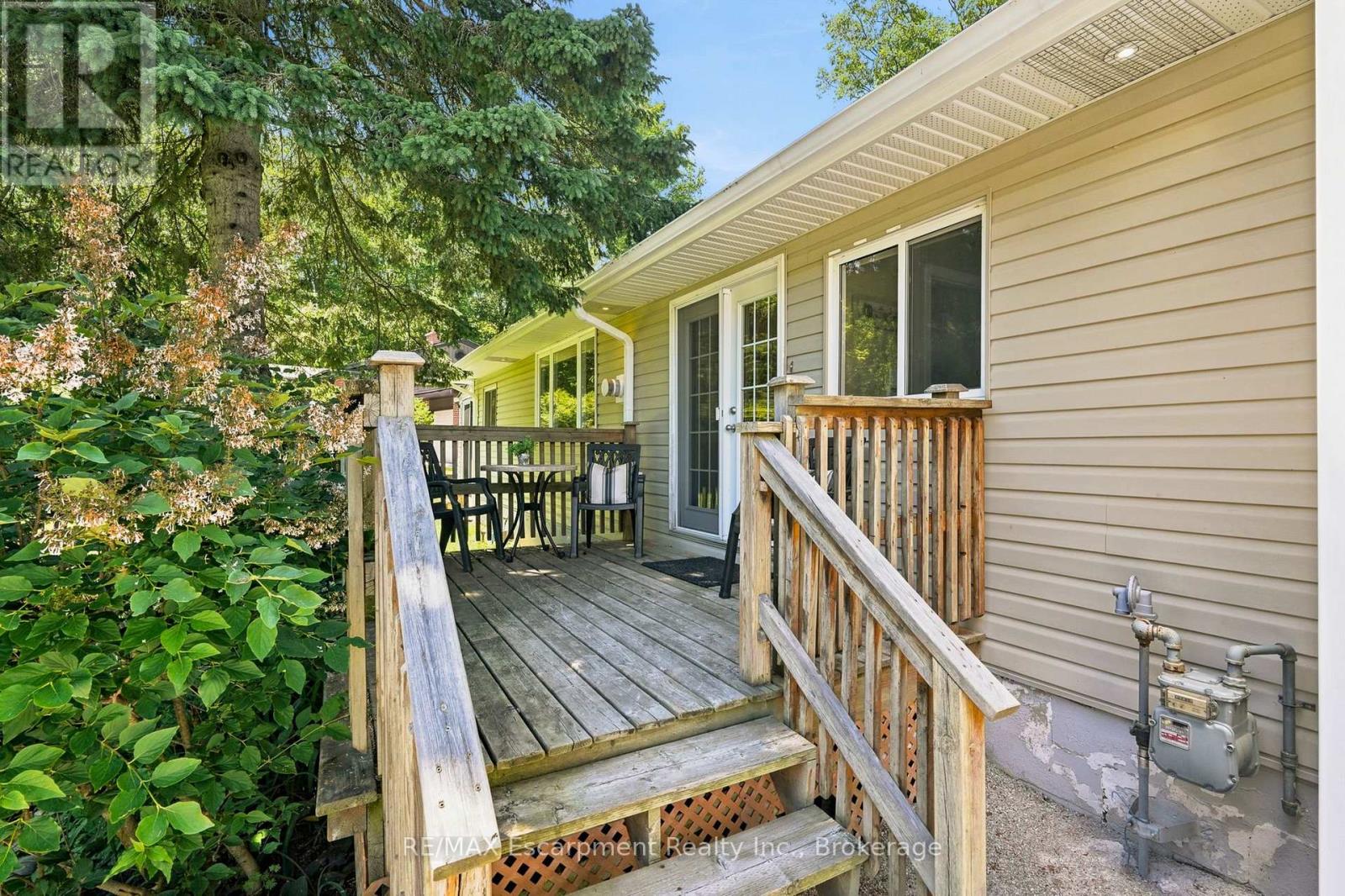 16 HIAWATHA ROAD