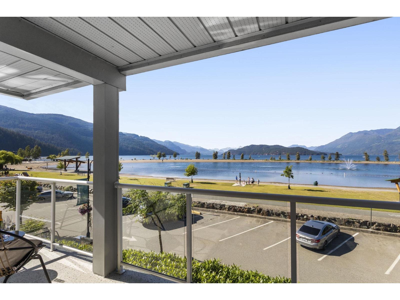 215 328 ESPLANADE AVENUE|Harrison Hot Springs