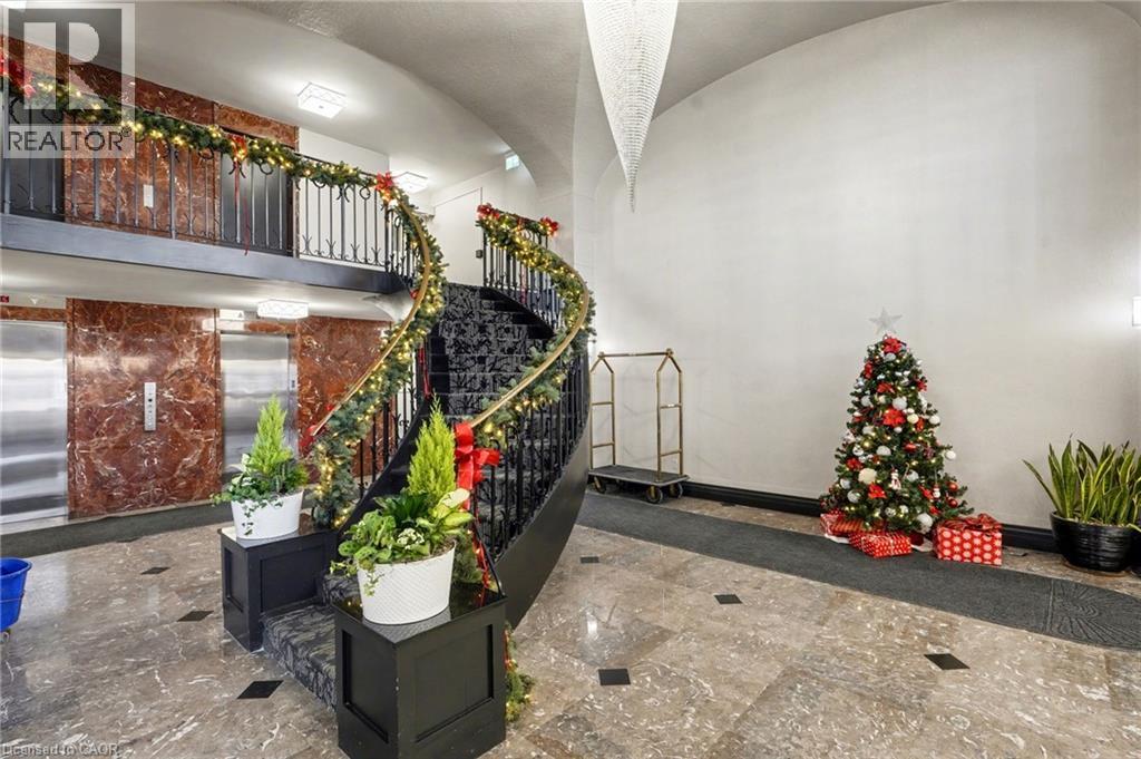 500 GREEN Road Unit# 218