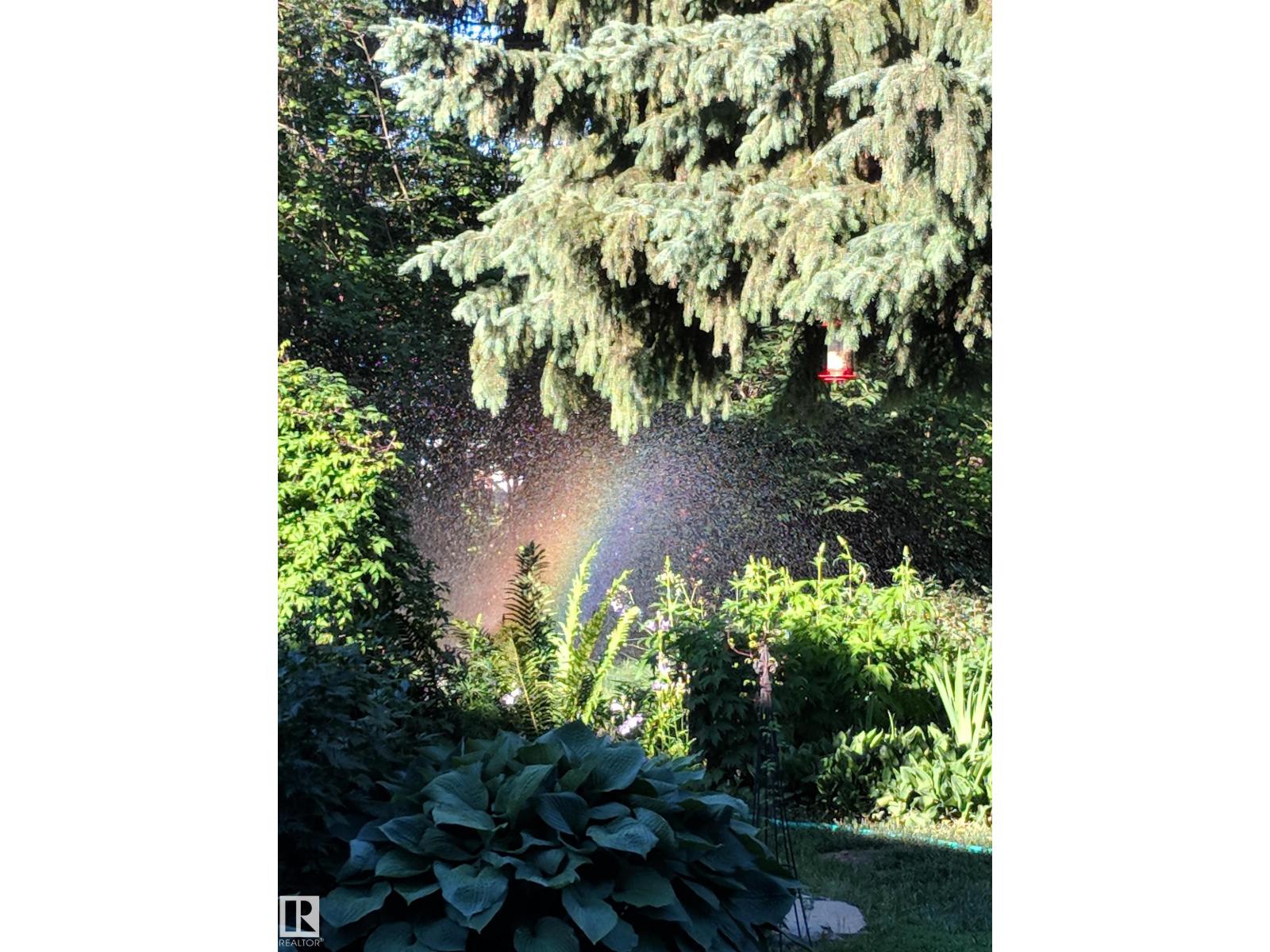 8 GARLAND PL