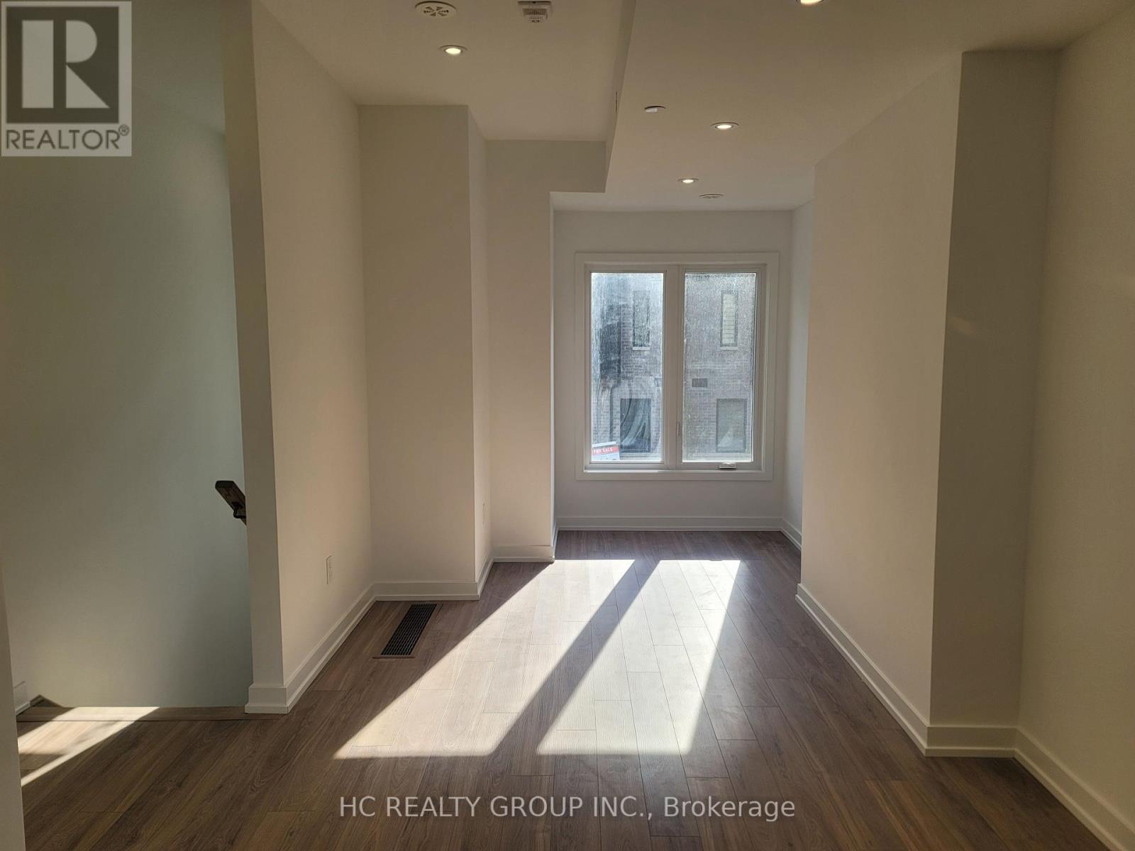 11 CALAMINT LANE