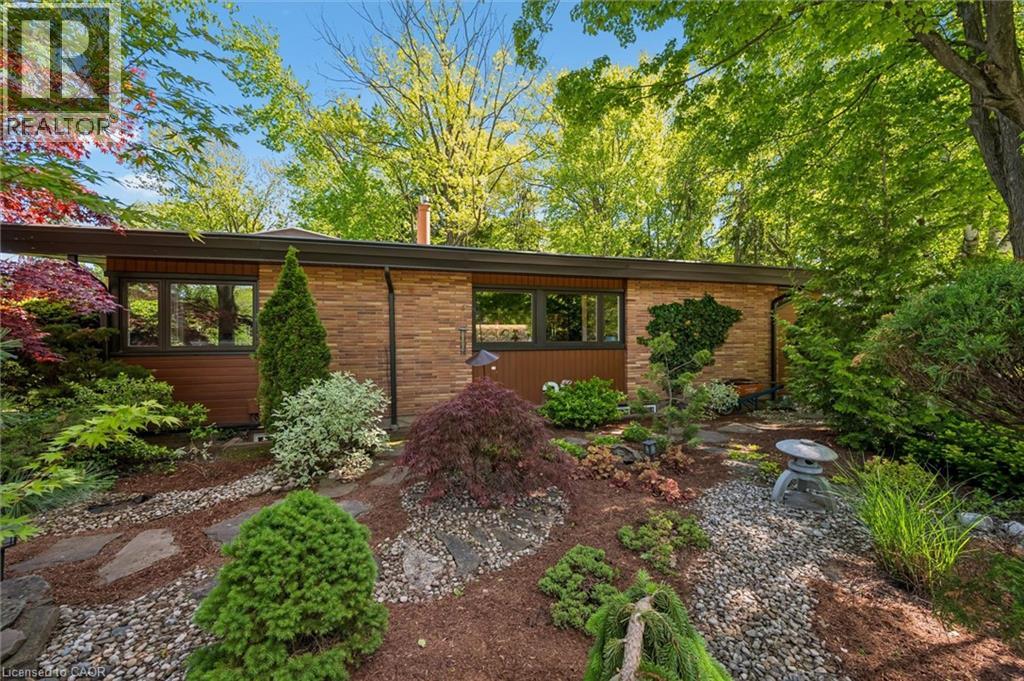 16 PARKWOOD Drive