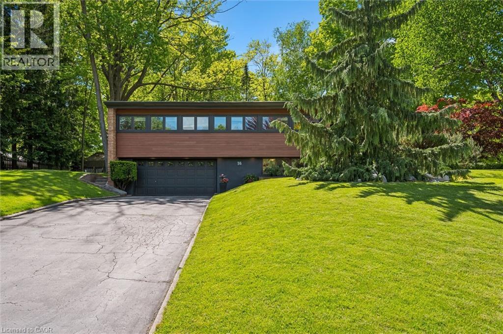 16 PARKWOOD Drive