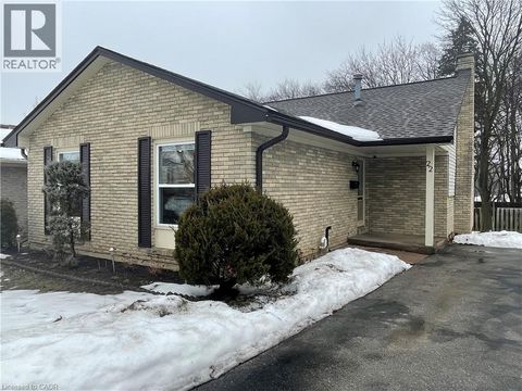 22 MATTHEW Court Kitchener ON N2B1W6